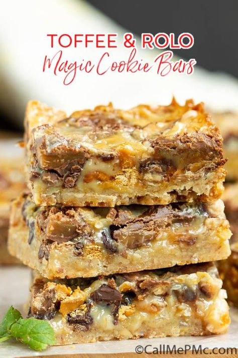 Dolly Bars, Shortbread Chocolate, Cookie Buffet, Hello Dolly Bars, Seven Layer Bars, Magic Cookie Bar Recipe, Pecan Shortbread, Caramel Shortbread, Leftover Candy