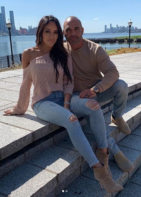 Melissa Gorga Outfits, Melissa Gorga Style, Melissa Gorga, East Coast Style, Pink Wrap Dress, Celebrity Style Guide, Steal Her Style, Coast Style, Wardrobe Accessories