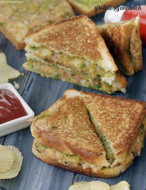 Potato Sandwich, Aloo Sandwich On A Tava, Indian Snack Food Truck Ideas, Breakfast Food Truck, Sandwich Recipes Indian, Potato Sandwich, Grilled Sandwiches, Desi Street Food, Healthy Sandwiches, Indian Breakfast, Indian Street Food