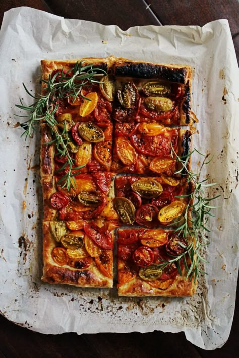 End of Summer Tomato Tart on Puff Pastry - siegefoodphotoblog.com Tomato Mozzarella Tart, Puff Pastry Tomato Tart Recipe, Puff Pastry Side Dish, Summer Puff Pastry Recipes, Summer Solstice Meals, Tomatoe Tarts, Tomato Puff Pastry Tart, Puff Pastry Tomato Tart, Puff Pastry Tart Savory