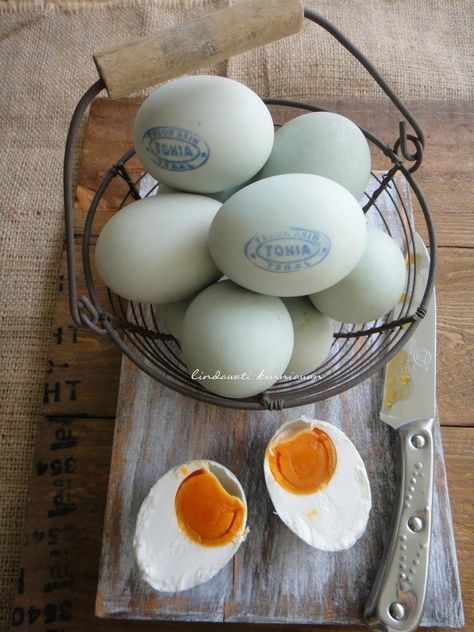 salted eggs Telur Asin, Health Benefits Of Eggs, Salted Egg, Yum Yum, Jakarta, Health Benefits, Egg, Favorite Recipes, Benefits