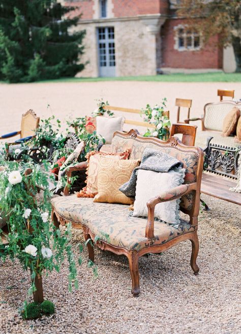 Outdoor Wedding Seating, Vintage Furniture Wedding, Wedding Ceremony Seating, Mismatched Chairs, Modern Wedding Inspiration, Wedding Aisle Decorations, Picnic Wedding, Rustic Wedding Venues, Ceremony Seating