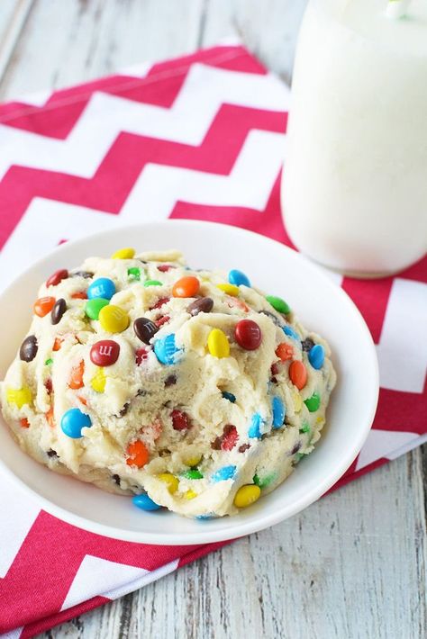 Twix Cookie Dough, No Bake Cookie Dough Recipe, Eggless Cookie Dough Recipe, Food Polls, Cookie Dough Dip Recipe, Edible Chocolate Chip Cookie Dough, Uk Sweets, Colored Cookies, No Bake Cookie