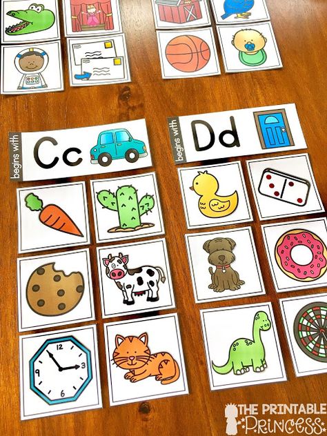 Alliteration Activities Preschool, Preschool Beginning Sounds, Sounds Activities, Sound Activities, Letter Sound Activities, Pocket Chart Activities, Letter Sound, Kindergarten Centers, Preschool Literacy