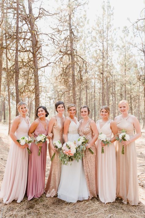 Wedding Entourage Dress, Neutral Wedding Decor, Guatemala Wedding, Blush Wedding Theme, Blush And Gold Wedding, Peach Bridesmaid, Blush Pink Bridesmaids, Pink Weddings, Gold Wedding Inspiration