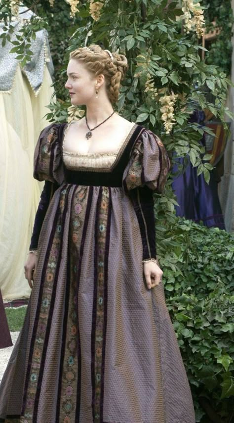 1500s Fashion, Holliday Grainger, Medieval Costume, Medieval Dress, Medieval Fashion, Fantasy Dress, Historical Dresses, Fantasy Fashion, Historical Clothing