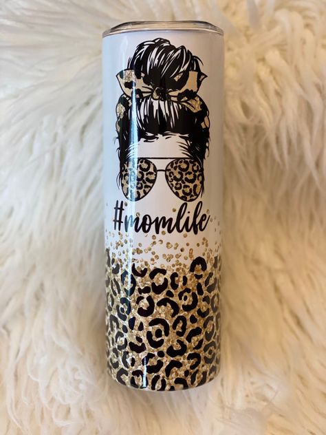 Fall Tumblers, Mom Life Tumbler, Cheetah Tumbler, Tumbler Quotes, Tumbler Cups Personalized, Bee Sign, Personalized Wine Glasses, Glitter Tumbler Cups, Drinking Cups