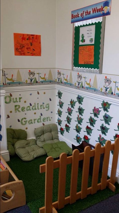 Daycare Reading Corner Ideas, Preschool Cozy Corner, Preschool Cozy Corner Ideas, Preschool Library Center Ideas, Cozy Corner Classroom, Preschool Reading Area, Kindergarten Reading Corner, Preschool Reading Corner, Baby Room Ideas Early Years