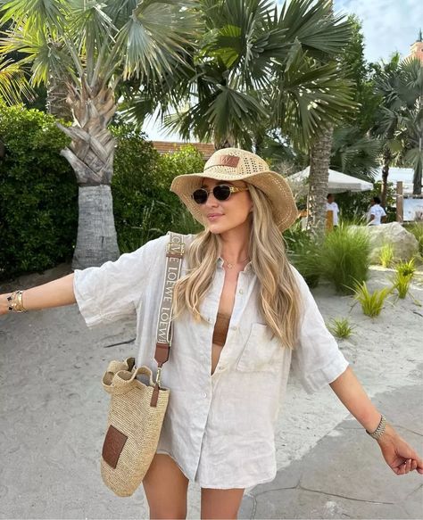 '7 Chic Dubai Summer Outfit Ideas to Beat the Heat in Style' - Magic of Clothes Dubai Outfits Ideas, Dubai Outfit, Dubai Summer, Dubai Outfits, Dubai Style, Linen Suits, Summer Outfit Ideas, Dubai Fashion, Beat The Heat