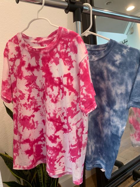 Pink Tye Dye Shirts, Tie Dye Crumple, Tie Dye Aesthetic, Aesthetic Tie Dye, Crumple Tie Dye, Camisa Tie Dye, Pretty Tie Dye, Diy Dye, Pink Tye Dye