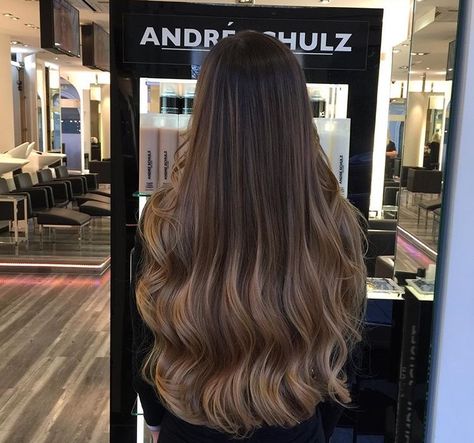 Hair Lamination, Subtle Blonde, Balyage Long Hair, Brown Hair Looks, Brunette Hair With Highlights, Long Hair Color, Hair Stylies, Hair Shades, Hair Inspo Color