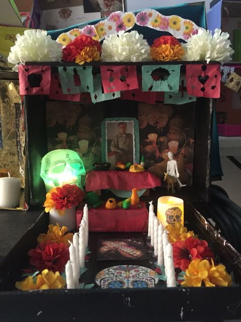 Shoe box  project for Dia de Los Muertos Ofrenda Box Project, Altar Shoe Box Ideas, Shoe Box Ofrenda Project, Box Altar Ideas, Ofrenda Box Ideas, Dia De Los Muertos Altar Box Ideas, Dia De Los Muertos Shoebox Altar Ideas, Day Of The Dead Box Project, Dia De Los Muertos Altar Ideas School Project