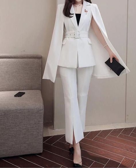 White Suit, Woman Suit Fashion, Korean Fashion Dress, Classy Work Outfits, Stylish Work Outfits, Fashion Attire, Moda Vintage, Looks Chic, Kpop Fashion Outfits