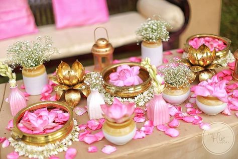 Indian Wedding Decor Inspiration Home Decor Ideas For Diwali, Home Flower Decor, Indian Wedding Decor, Diy Floral Decor, Diwali Decorations At Home, Diwali Decoration Items, Housewarming Decorations, Diy Diwali Decorations, Ganpati Decoration Design