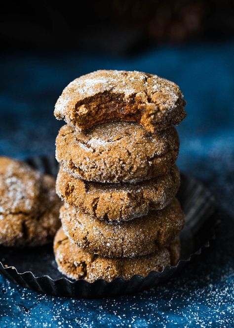 Soft paleo ginger molasses cookies that taste like the holiday time favorite you know and love. These grain free treats could just be healthy enough to enjoy for breakfast! Cookies Molasses, Ginger Molasses, Cookies Gingerbread, Paleo Cookies, Ginger Molasses Cookies, Paleo Recipes Dessert, Paleo Baking, Paleo Sweets, Almond Flour Recipes