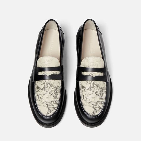 Penny Shoes, Salvator Rosa, Spectator Shoes, Black Leather Dress Shoes, White Loafers, Penny Loafers Men, Mens Loafers, Mule Sneakers, Street Fashion Men Streetwear