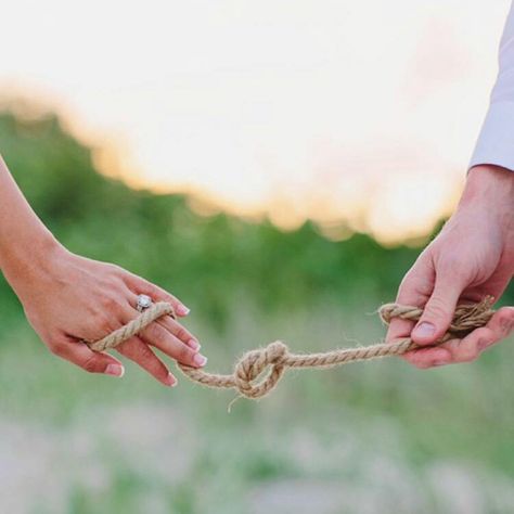 8. Tie the Knot Engagement Announcement Ideas, Engagement Announcement Photos, Cute Engagement Photos, Wedding Engagement Pictures, Engagement Pictures Poses, Announcement Ideas, Instagram Engagement, Engagement Announcement, Engagement Photo Poses