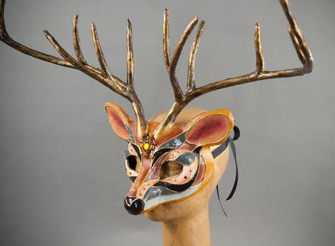 @eriksinspiration on Instagram: “#deer #antlers #buck #stag #cirquedusoleil #mask #artist #papermache #sculpture #wildlife #masquerade #costume #cosplay #larp #instaart…” Deer Mask Drawing, Deer Mask Masquerade, Deer Masquerade Mask, Animal Masks Masquerade, Antler Mask, Forest Masquerade, Yaelokre Oc, Animal Masquerade Mask, Animal Masquerade