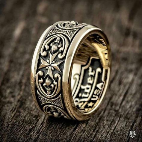 Gold Band Wedding Ring, Gold Geometric Pattern, Inexpensive Jewelry, Mens Rings Fashion, Pattern Ring, Jewelry Model, Ring For Men, Gold Geometric, Men's Jewelry Rings