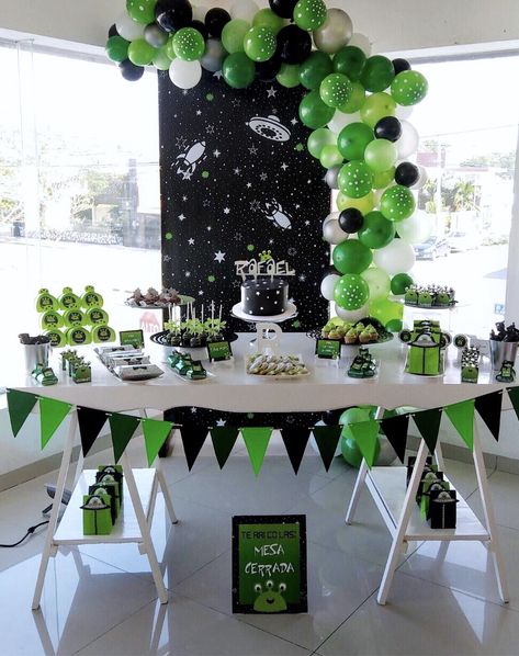 Alien 1st Birthday Party, Alien Birthday Decorations, Alien Gender Reveal, Green And Black Themed Birthday Party, Green And Black Birthday Decorations, Space Alien Birthday Party, Aliens Birthday Party, Neon Green Birthday Party, Alien Bday Party