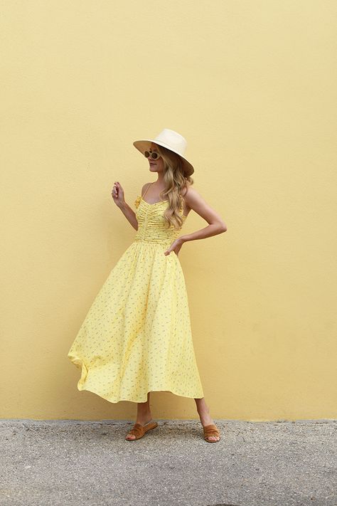 Spring calls for yellow florals, straw hats, and suede slides! Atlantic-Pacific Yellow Dress Outfit, Blair Eadie, Yellow Sundress, Spring Outfits Dresses, Garden Party Dress, Yellow Outfit, Mellow Yellow, Yellow Fashion, Dress Outfit