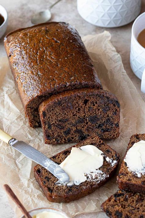 Vegan malt loaf - this moreish malt loaf recipe is quick and easy to make in just one bowl.  It is sticky, moist and fragrant. Delicious served with (vegan) butter and a cup of tea! Vegan Loaf, Malt Loaf, English Breakfast Tea, Healthy Baking Recipes, Loaf Recipes, Loaf Cake, A Cup Of Tea, Vegan Butter, Vegan Baking