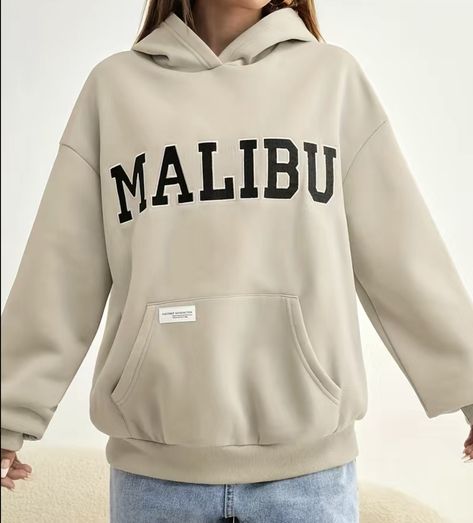 Malibu Vibes, Cute Aesthetics, Baggy Hoodie, Cozy Day, Winter Hoodie, Oversized Outfit, Baggy Style, Hoodie Style, Cute Hoodie