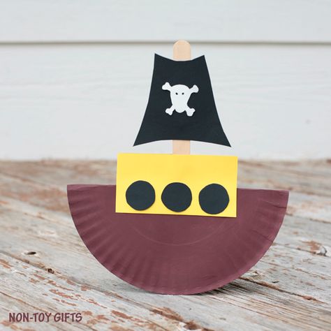 Rocking paper plate pirate boat craft Pirate Boat Craft, Paper Plate Pirate, Pirate Crafts Preschool, البحث عن الكنز, Pirate Ship Craft, Pirate Preschool, Boat Craft, Pirate Activities, Pirate Crafts