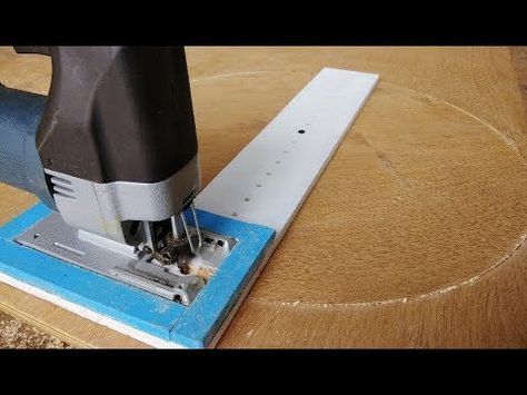 Jigsaw Machine, Woodworking Tool Cabinet, Modern Woodworking, Woodworking Jigsaw, Table Woodworking, Woodworking Tools For Beginners, Woodworking Saws, Rustic Woodworking, Woodworking Tools Workshop