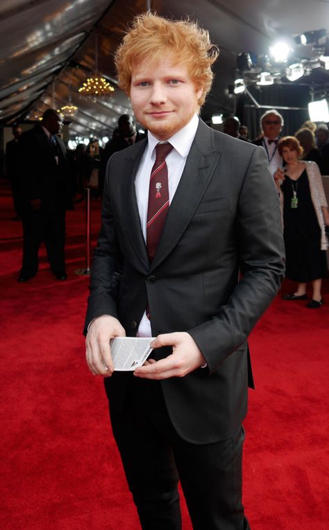 Ed Sheeran in Gucci at the 2014 Grammy awards. #GRAMMYS #REDCARPET Ed Sheeran Love, Grammys Red Carpet, A Man In A Suit, Man In A Suit, Music Ed, On The Red Carpet, Ed Sheeran, Grammy Awards, The Red Carpet