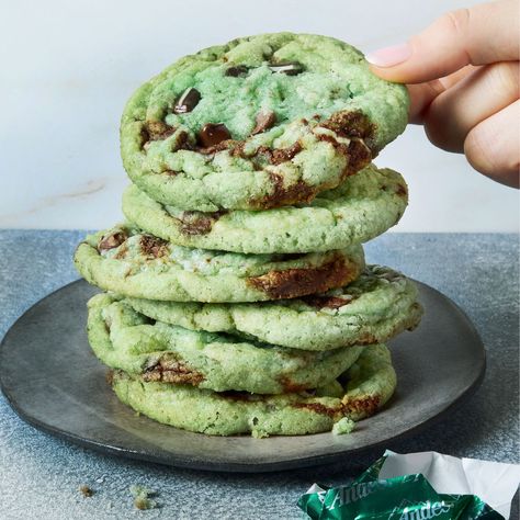 Delish Mint Chip Cookies, Andes Mint Chocolate, Andes Mints, Mint Desserts, Fall Cookie Recipes, Mint Chocolate Chip Cookies, Turkey Soup Recipe, Mint Chocolate Chip, Chip Cookie Recipe