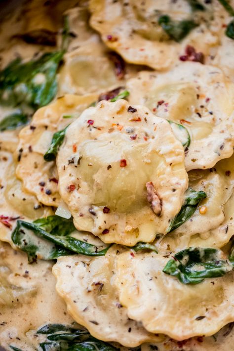 Easy Date Night Creamy Tuscan Ravioli Recipe - Little Spice Jar Easy Dinner Recipes With Mozzarella, Ravioli Without Red Sauce, Alfredo Cheese Ravioli, Ravioli In Creamy Garlic And Spinach White Sauce, New In Food, Mushroom Ravioli With Spinach, Spring Supper Ideas, White Sauce For Ravioli, White Sauce Ravioli