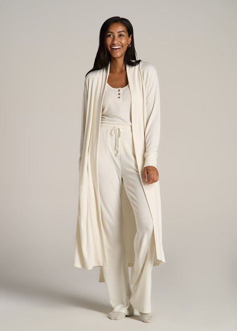 About Our Extra-Long Women’s Robe This waffle lounge robe for tall women is made for cozy nights in and lazy weekend mornings. When it comes to relaxation, you need options that are as soft and comfy as they are long enough – which is why we design all of our loungewear for tall women between 5’9” and 6’6”. This extra-long women’s robe has been designed for your height, with a length that will end below the knee and sleeves with ribbed cuffs that will go all the way past your wrists. Loungewear Loungewear Black Women, Women’s Loungewear, Homewear Outfit Comfy Clothes, Classy Loungewear Outfit, Fancy Loungewear, Chic Loungewear Outfits, Long Robes For Women, Lounge Wear Aesthetic, Cute Lounge Wear