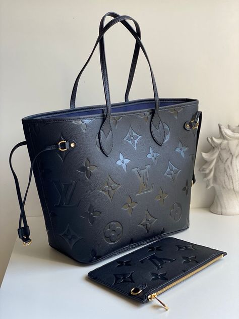 Luxury designer Women's Fashion … curated on LTK Tas Lv, Manifest Board, Lv Tote, Sac Louis Vuitton, Dream Bag, Trendy Purses, Lv Neverfull, Sacs Design, Vintage Leather Handbag