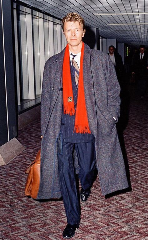 Early 80s Overcoat Action Bowie style David Bowie Fashion, Coat Ideas, Mick Ronson, Long Overcoat, Ziggy Stardust, Suit Style, David Bowie, Ootd Fashion, Well Dressed