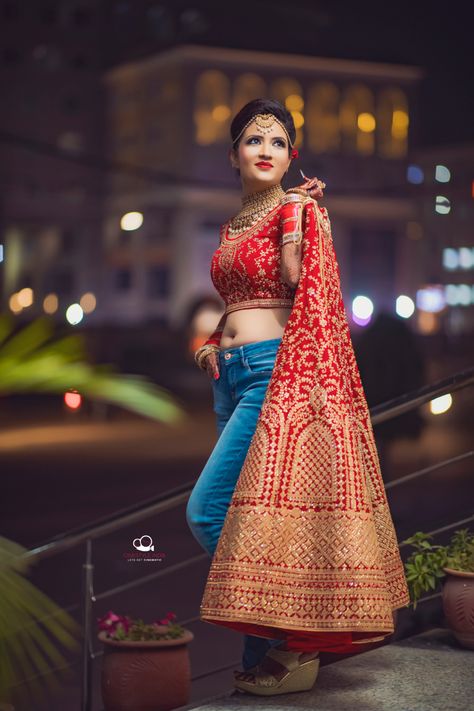 Bride With Jeans, Bride Jeans Outfit, Parlour Shoot, Lehenga Poses, Indian Bride Poses, Indian Bride Photography Poses, Bride Photos Poses, Indian Bridal Photos, Bridal Photography Poses