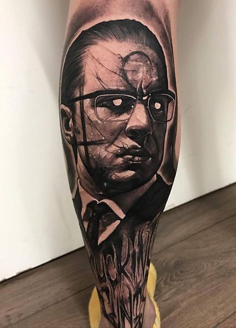 Dark Trash Realism, Family Lettering, Gangster Tattoo, Leto Joker, Beauty Tattoos, Leg Tattoos, Tattoo Art, Dark Art, Realism