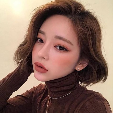 Tassel Cut: The Hottest Korean Hairstyle Trend to Try Now 4 Bob Style Haircuts, Brown Hair, Hairstyles, Makeup, Hair, Make Up