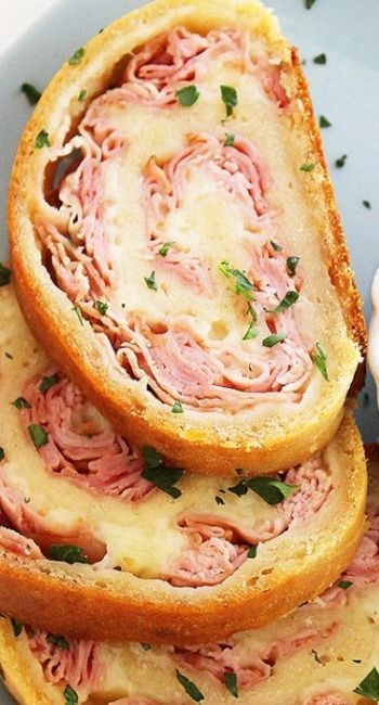 Ham And Cheese Rollups, Baked Ham, God Mat, Snacks Für Party, Ham And Cheese, Appetizer Snacks, Pork Recipes, On The Side, Bon Appetit