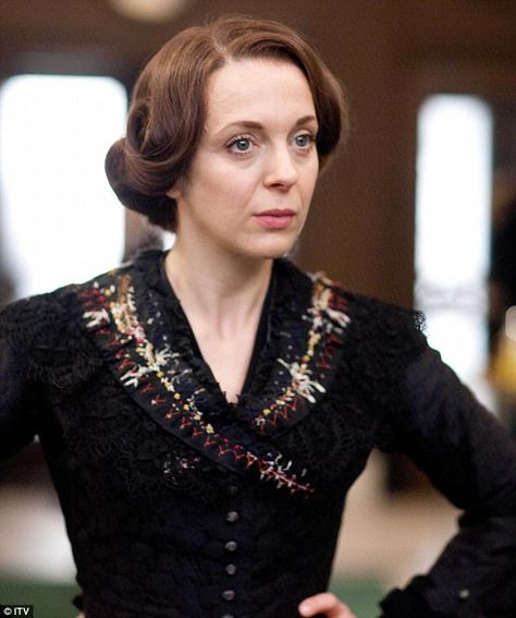 Amanda Abbington - Mr. Selfridge Mr Selfridge, Amanda Abbington, Becoming Jane, Historical Movies, Great Tv Shows, Martin Freeman, Movie Costumes, Pride And Prejudice, Historical Fashion