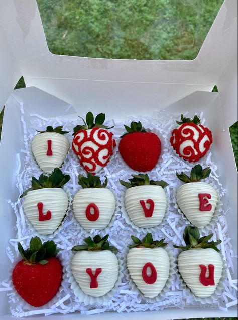 Valentines Day Edible Gifts, I Love You Chocolate Strawberries, Heart Box Strawberries, Edible Valentine's Day Gifts, Valentine’s Day Sweet Boxes, Valentine Day Chocolate Strawberries, Valentine Treat Boxes Ideas Sweets, Happy Anniversary Strawberries, Red And White Strawberries