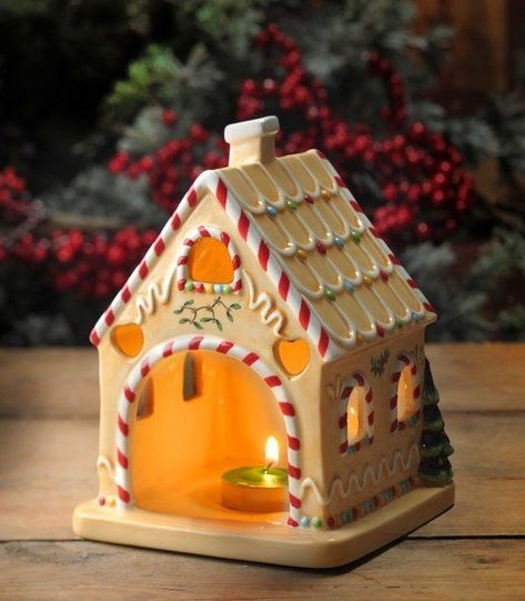 Gingerbread House Candle Holder, Ceramics Gingerbread House, Clay Houses Christmas, Gingerbread Candle Holder, Gingerbread House Pottery, Ceramics Ideas Pottery Christmas, Christmas House Ceramic, Ceramic Gingerbread House Diy, Christmas Clay House