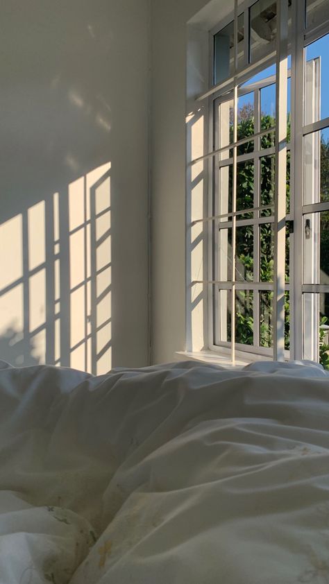 Bedroom Windows Aesthetic, Big Window In Bedroom, Bed Window Aesthetic, Window Wallpaper Aesthetic, Room Window Aesthetic, Bedroom Window Aesthetic, Aesthetic Bedroom Window, Pfp Autumn, Bed Near Window