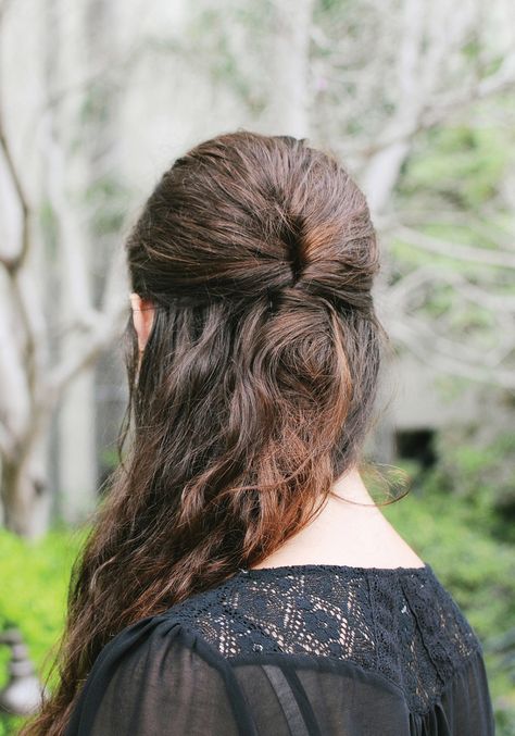 The Go-to Hairstyle for No-Shower Days Shower Hairstyles, Easy Updo, Curly Updo, Easy Updos, Hairstyles For Curly Hair, Curly Girl, Hair Designs, Polished Look, Naturally Curly