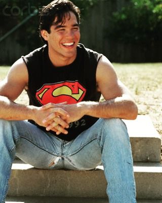 Dean Cain Clark Superman, Lois And Clark, Dean Cain, Superman And Lois Lane, Dark Comics, 90s Men, Adventures Of Superman, Men's Muscle, Fictional Crushes