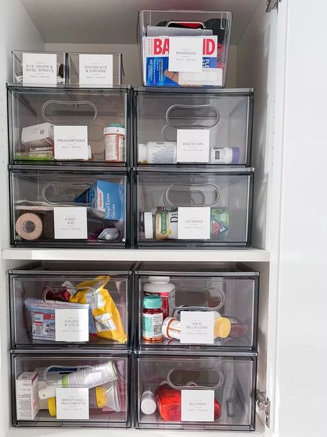 Medicine Cabinet Ideas, Medication Organization Storage, Beauty Closet, Organization Labels, Medicine Cabinet Organization, Bathroom Closet Organization, Medication Organization, Medication Storage, Home Medicine