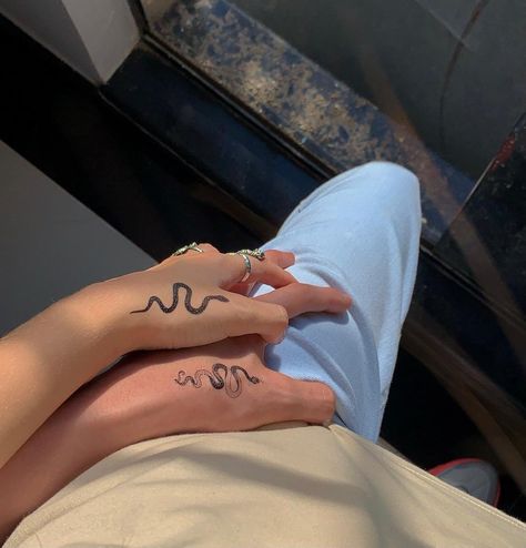 Tattoo Culture on Twitter: "… " Cute Couple Tattoos, Парные Тату, Matching Couple Tattoos, Stylist Tattoos, Matching Tattoo, Discreet Tattoos, Dainty Tattoos, Subtle Tattoos, Snake Tattoo