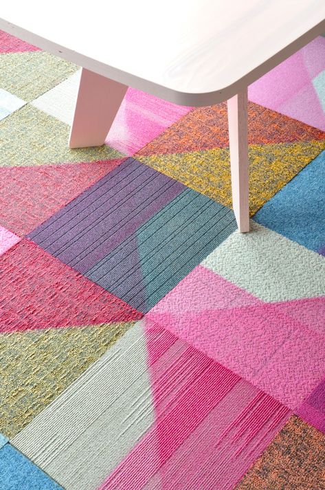 These Colorful Floor Tiles by RENS and Desso Will Brighten Up Any Snoozy Office Rug Tiles, Studio Flooring, Architecture Materials, Basement Carpet, Corporate Offices, Office Carpet, Tile Rug, Carpet Cleaning Company, Office Floor