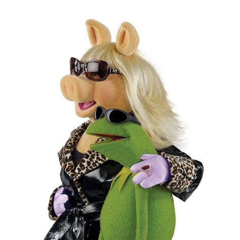 Miss Piggy Costume, Miss Piggy And Kermit, Kermit And Miss Piggy, Silly Puppets, Fraggle Rock, The Muppet Show, Miss Piggy, Kermit The Frog, Summer Sunglasses