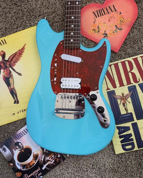 Fender Mustang Guitar, Mustang Guitar, Fender Mustang, Nirvana Kurt Cobain, Guitar Obsession, Nirvana Kurt, Smells Like Teen Spirit, Most Played, Cool Guitar